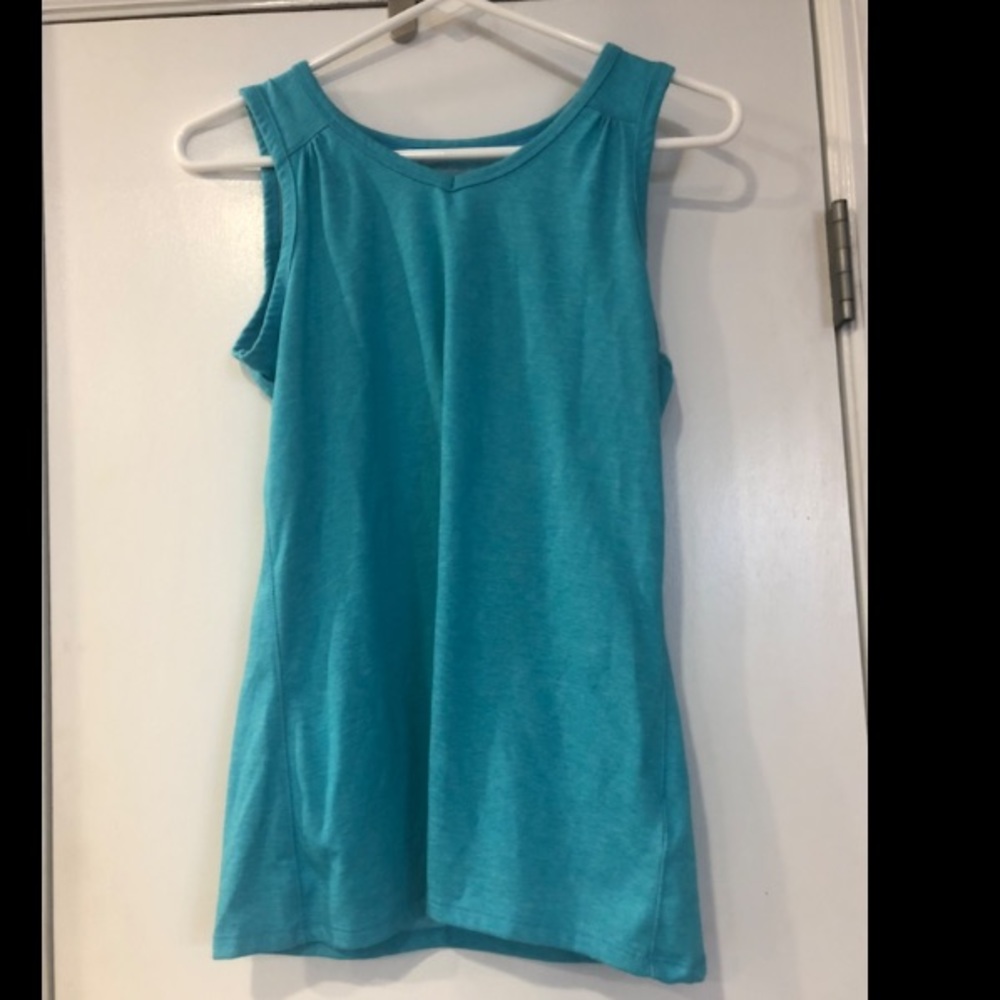 2 columbia tank tops size S